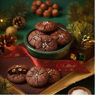 La Levain Christmas 2025 Chocolate Hazelnut with Sea Salt Cookies