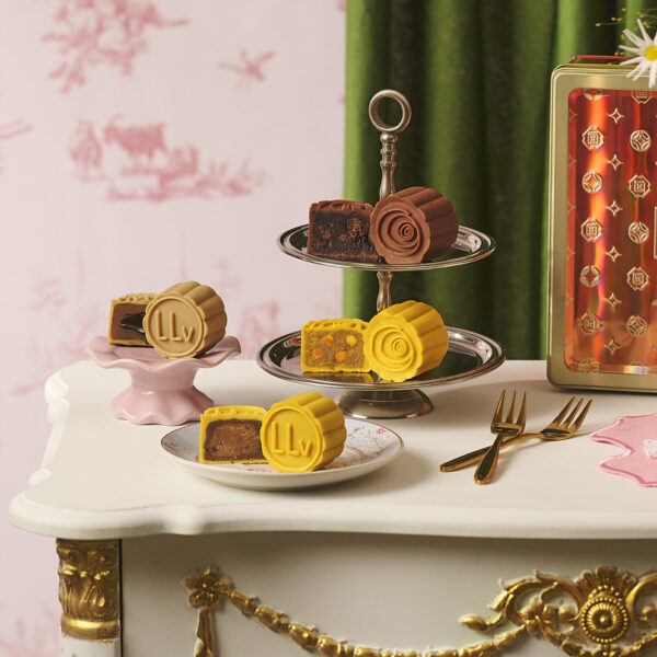 La Levain Mini Momoyama Cantonese mooncakes with red monogram gift tin, Mid-Autumn 2026 Singapore